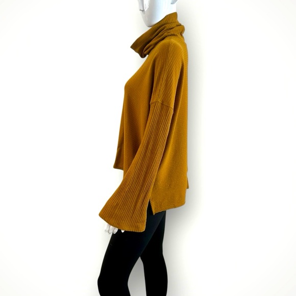 NWOT Free People Movement Can’t Handle This Turtleneck - Picture 6 of 11